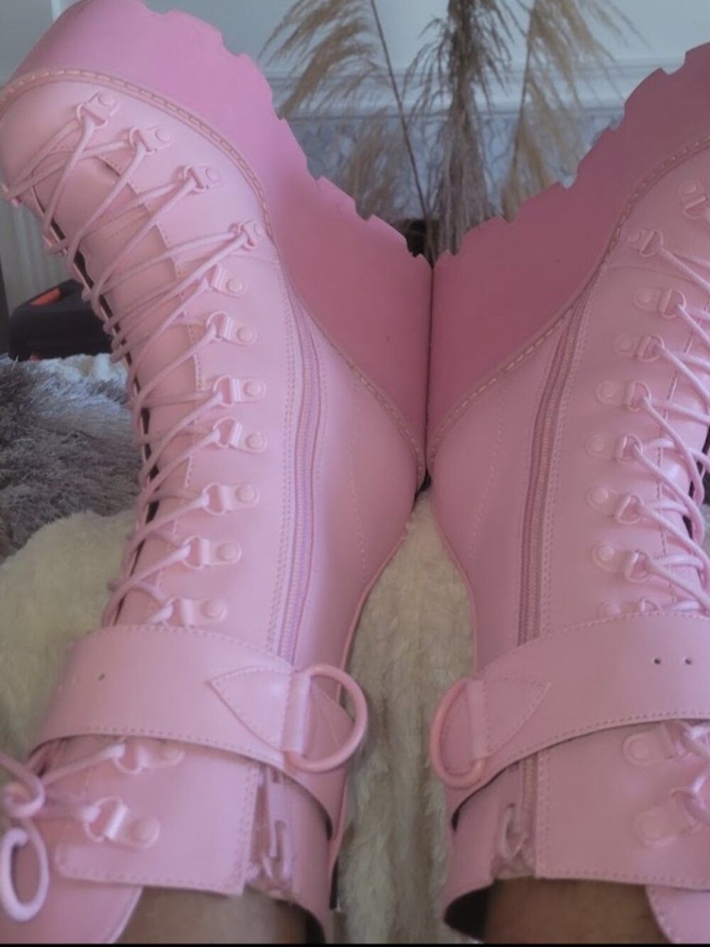 Bubblegum Pink Traitor Boots size 8.5